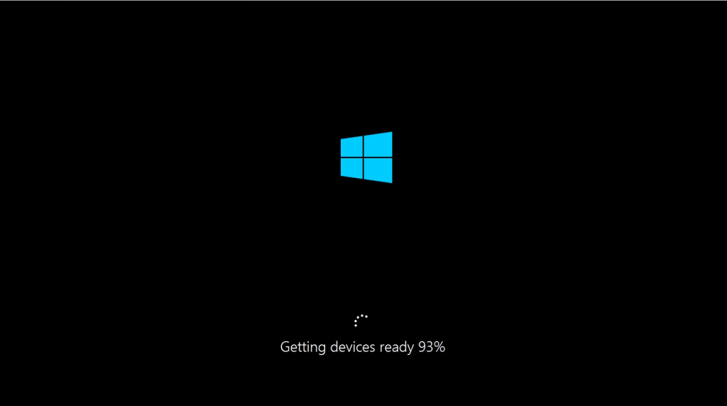 Windows first boot after Sysprep: "Getting devices ready" screen.